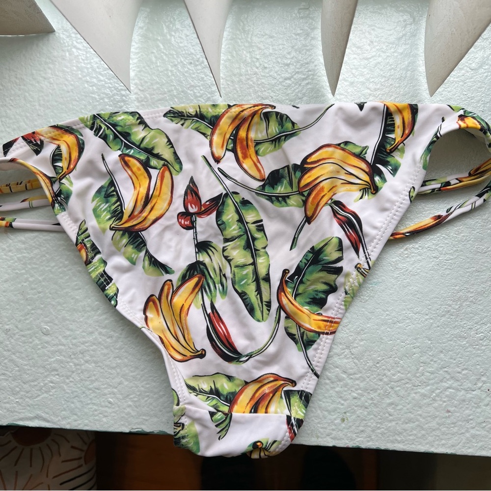 Tropical Banana Bikini 🍌 Cabana Del Sol - Picture 6 of 7